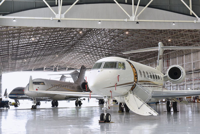 JetAviation_SingaporeHangar-640x427.jpg