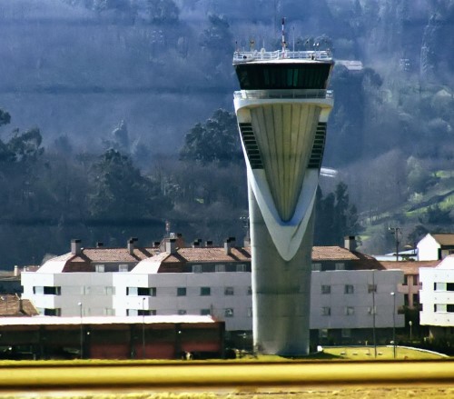 sondika control tower.jpg