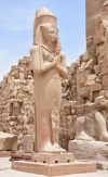 Statue of Ramesses II with Nefetari.png